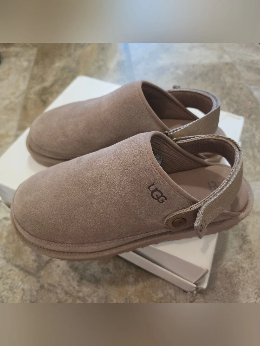 UGG taupe neutral